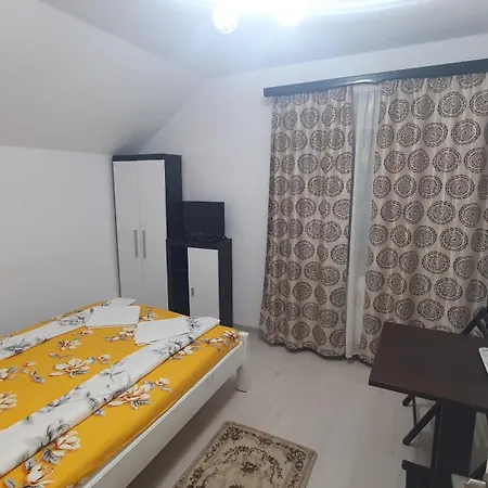 Pensiunea Mars House Holiday home