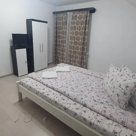 Pensiunea Mars House * Ciocanesti
